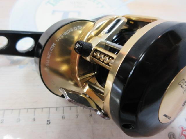 アーモリー AMR15 ブラック/ゴールド