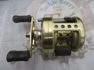 20カルカッタコンクエストdc200hg ビッグベイト他ルアー多数 20カルカッタコンクエストdc200hg ビッグベイト他ルアー多数