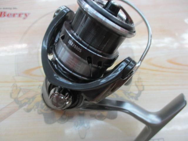 値下げ❗️超美品　ダイワ 18カルディア LT2500S ダイワ(Daiwa) 18カルディア LT2500S-XH 00056047｜アウトドア