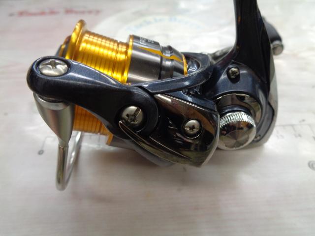 美中古　DAIWA 15フリームス 2506 スピニングリール 高耐久 美中古 DAIWA 15フリームス 2506 スピニングリール 高耐久