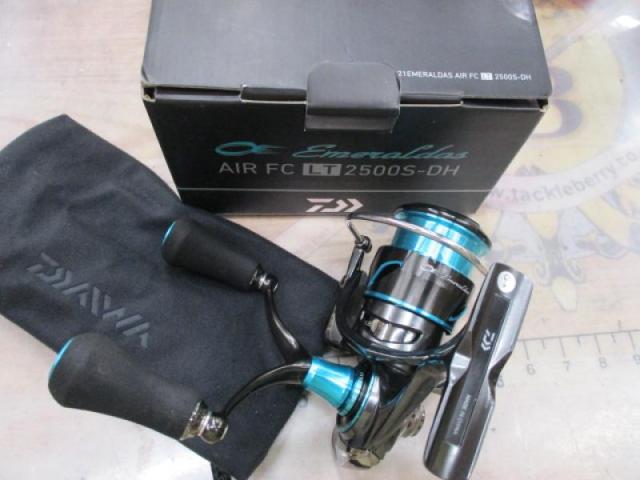 Amazon.com : DAIWA LT2500S-DH 21 Emerald Air FC : Sports