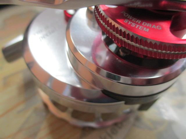 カセ筏師 THEイカダスペシャル 65大チヌ S(左) 鏡面シルバー