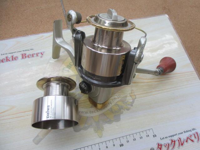 未使用　ダイワ　THEORY4000 DAIWA - ダイワ セオリー4000h 17 セオリー 4000のスペック