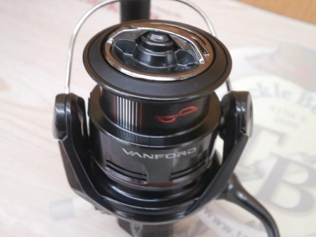 【新品未使用】 24 ヴァンフォード C2500SXG シマノ シマノSHIMANO スピニングリール 24 ヴァンフォード C2500SXG