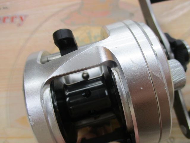 12カルカッタ200 シマノ(SHIMANO) 12カルカッタ 200 右 028334｜アウトドア用品