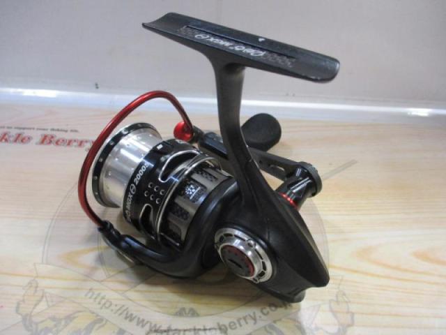 未使用品　スピニングリール　レボ　mgxθ　2000s REVO MGX THETA (レボ エムジーエックス シータ)｜AbuGarcia