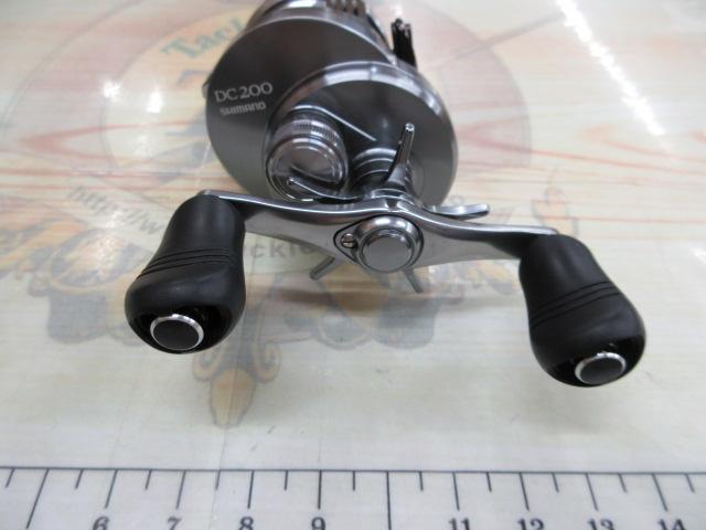 SHIMANO - シマノ 19カルカッタコンクエスト  DC 200 新品未使用 シマノ カルカッタ コンクエスト DC 200 右 (リール) 価格比較