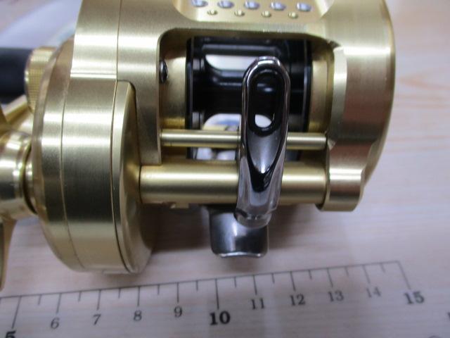 シマノ(SHIMANO) 18 カルカッタコンクエスト 300 R 右巻き