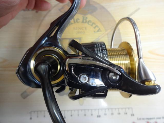 17セオリー　3012H DAIWA ダイワ リール スピニングリール 17セオリー 3012H