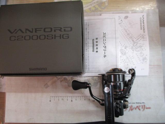 シマノ 【目玉商品】シマノ 20 ヴァンフォード C2000SHG