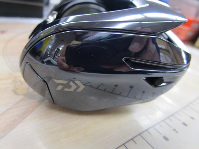 Amazon.com : DAIWA Bait Reel 24IM Z TW 200H-C : Sports