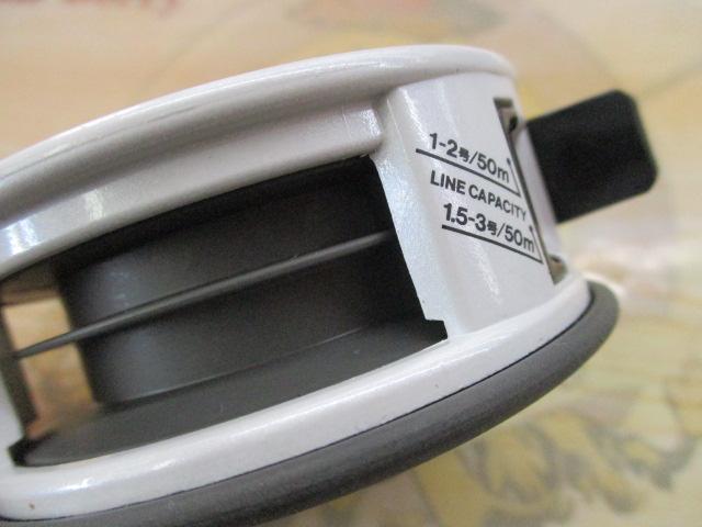 チタノスツインパワー黒鯛 (左)