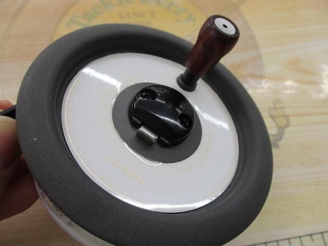 チタノスツインパワー黒鯛 (左)