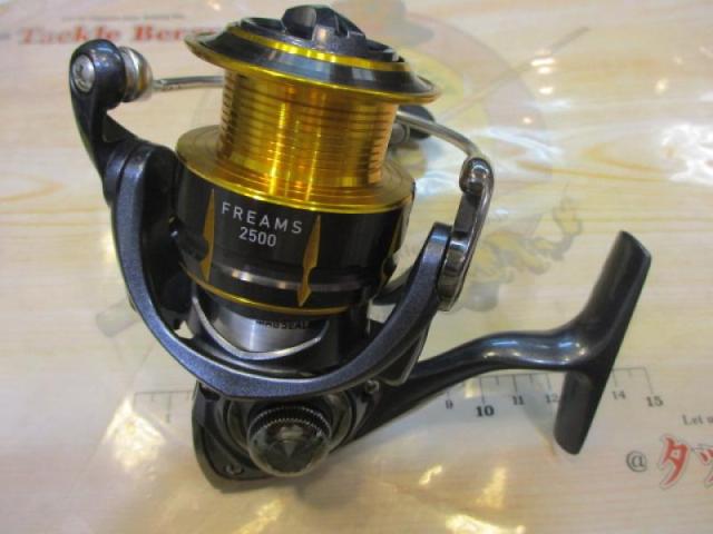 Amazon | ダイワ(Daiwa) スピニングリール 15 フリームス 2500