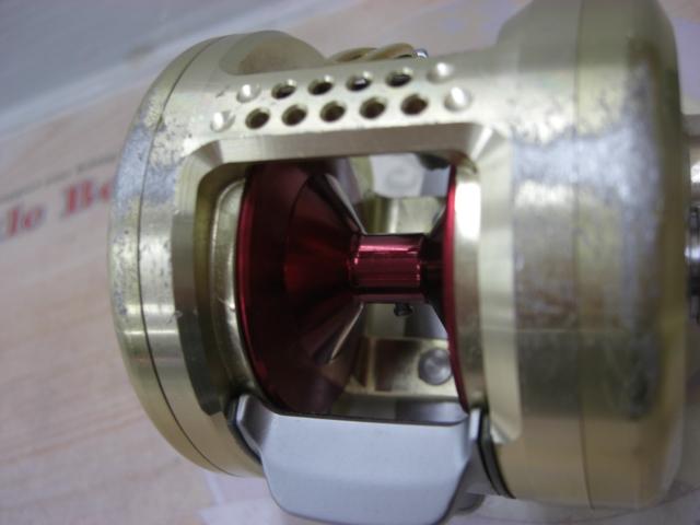 DAIWA - 新品未使用　ダイワ／DAIWA　　14ミリオネア200 　右巻きハンドル DAIWA - 新品未使用 ダイワ／DAIWA 14ミリオネア200 右巻き