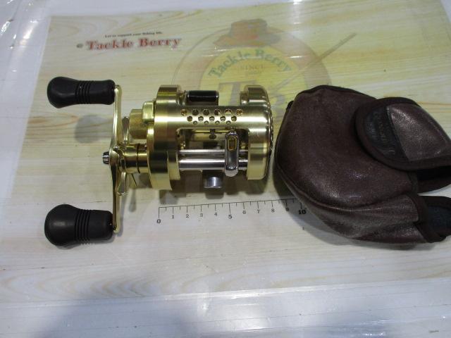 おまけ付き18 カルカッタコンクエスト　400 シマノ(SHIMANO) 18 カルカッタコンクエスト 400 R 右巻き