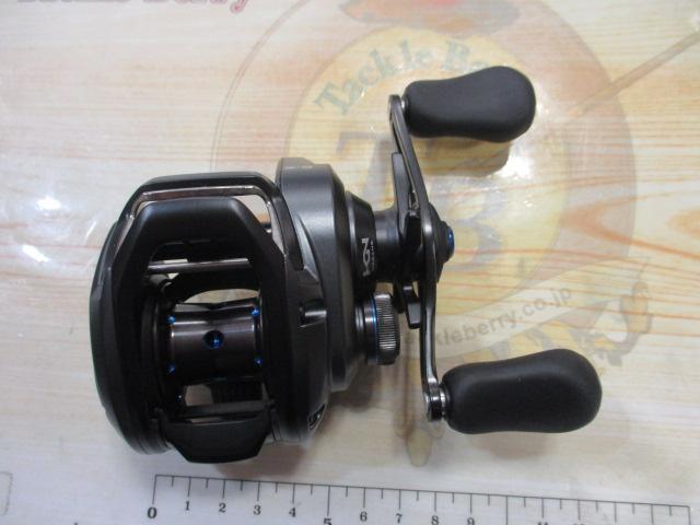 シマノ 19SLX MGL 70HG ほぼ未使用 SHIMANO シマノ 19 SLX MGL 70HG 右 ベイトリール 04048 箱付