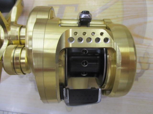 Amazon | シマノ(SHIMANO) ベイトリール 両軸 15 カルカッタコン