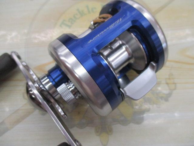 ダイワ BLUE BACKER ベイエリアスペシャル 200BB ベイトリール ダイワ(Daiwa) ミリオネア ベイエリア スペシャル 200LBB ブルー