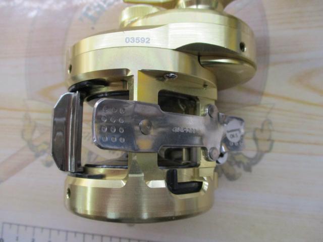 SHIMANO シマノ ベイトリール 16オシアコンクエスト300PG 03592