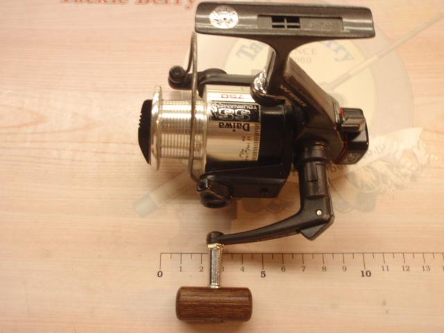 美品　ダイワ ウイスカー トーナメント SS 750 ダイワ ウィスカー トーナメント SS-750 DAIWA スピニングリール