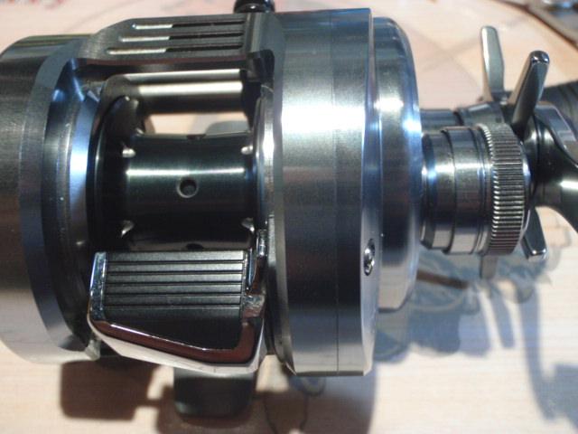 20カルカッタコンクエストDC100 シマノ(SHIMANO) 20 カルカッタ コンクエスト DC 100(右) 040831