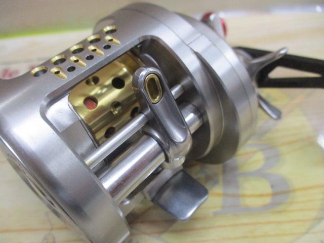matsu12  04シマノカルカッタコンクエスト101DC SHIMANO シマノ 04カルカッタコンクエスト 101DC LIVREハンドル