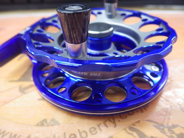 黒鯛師 THEヘチセレクションZ 88W BT ブルー/チタン