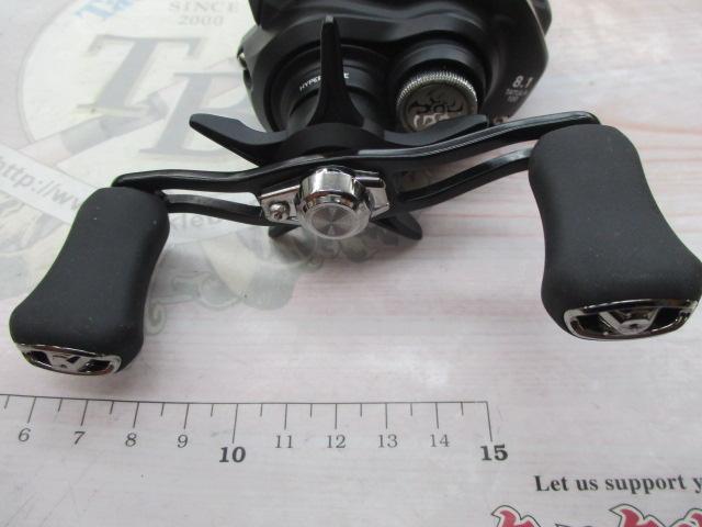 ダイワ ベイトリール 24タトゥーラ(TATULA) TW 100XHL(左): 釣具