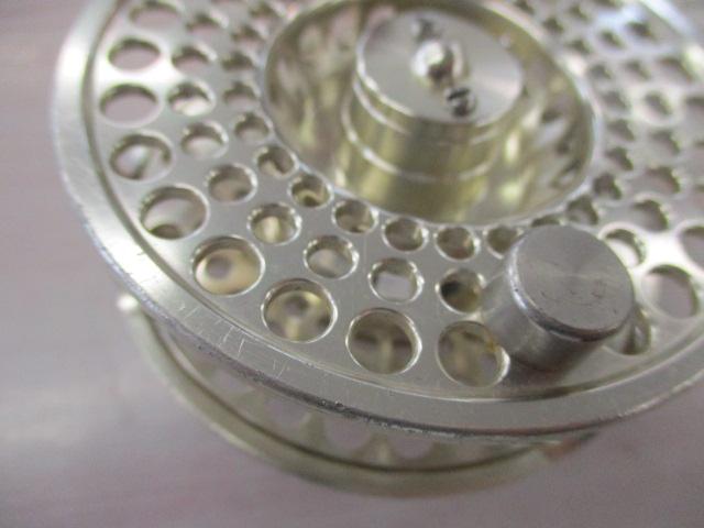 実用品】 LOCHMOR LA 5/6【フライリール】 ロッホモアLA 5/6｜＠ベリー