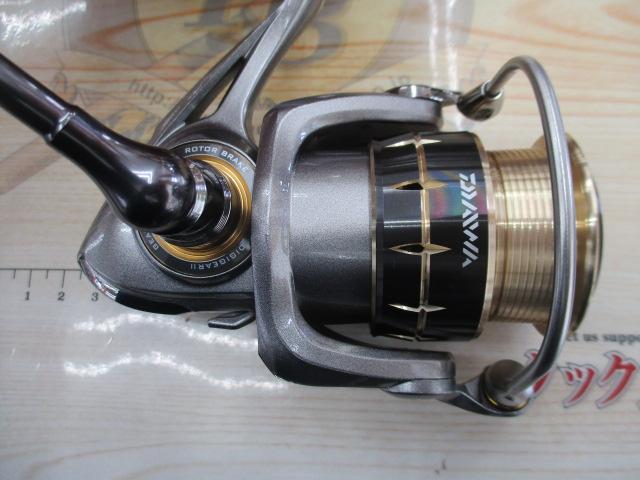 DAIWA LEGALIS 2506 2012 Spinning Reel Fishing Left-eyed
