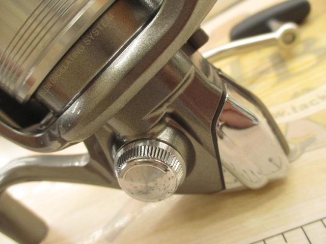 【美品 】シマノ05ツインパワー 3000 スピニングリール 数回使用 SHIMANO シマノ 05ツインパワー3000 スピニングリール 01923