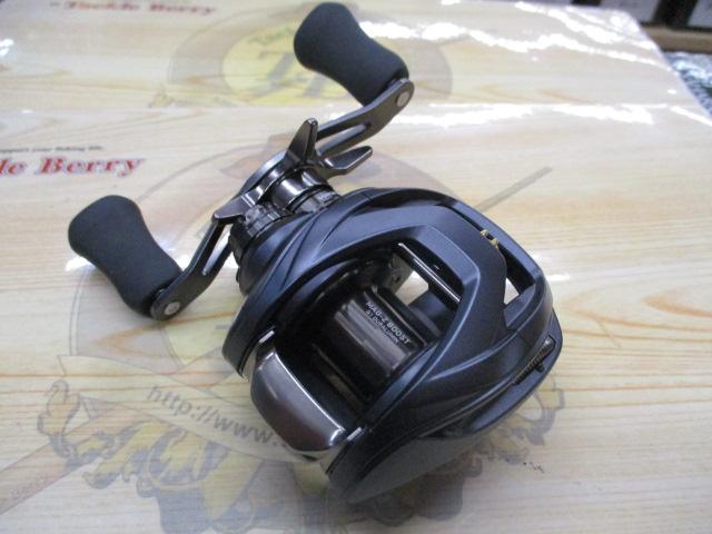 スティーズ　A2 TW 1000HL ダイワ ベイトリール スティーズ A2 TW 1000HL(左): 釣具の