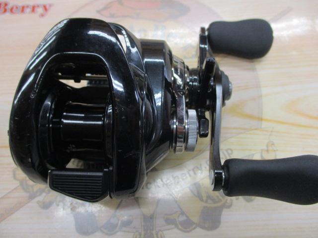 シマノ　24メタニウム　DC 70XG シマノ ベイトリール 24 メタニウム DC 70XG 右巻き+ハードブル