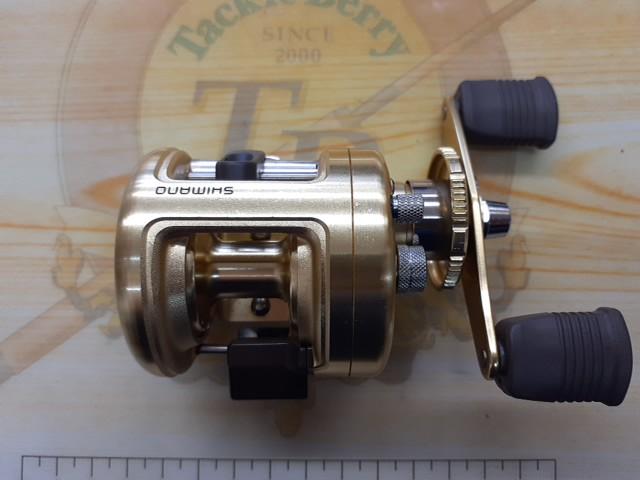 シマノ SHIMANO カルカッタ チヌ 1000 釣り リール ベイト リール