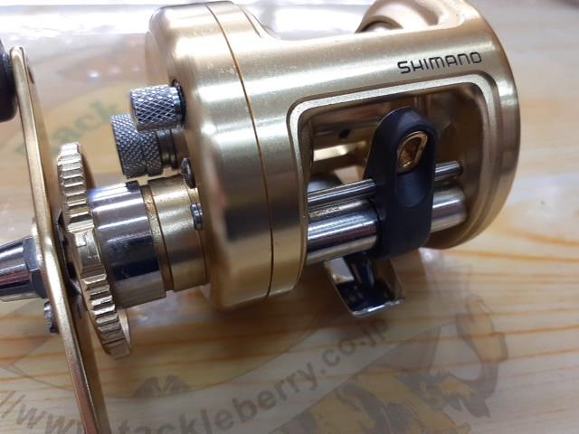 シマノ SHIMANO カルカッタ チヌ 1000 釣り リール ベイト リール
