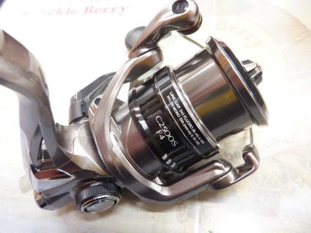 シマノ　 17 コンプレックスCI4+ C2500S F4 シマノ(SHIMANO) 17 コンプレックスCI4+ C2500S F4 HG ○完売