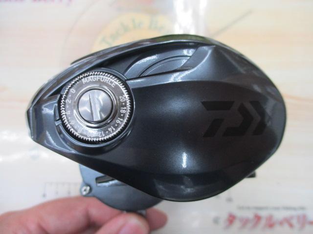 タトゥーラ TW 400XH Amazon.com : Daiwa TW 400 Bait Reel 21 Tattooa, Right Handle
