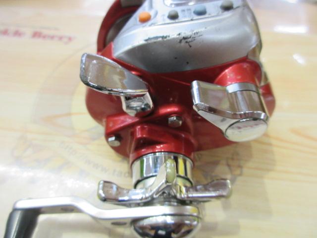 タカさん専用　SEABORG 400FBe 電動リール 赤/シルバー DAIWA (ダイワ) 電動リール SEABORG 400FBe｜トレファクONLINE