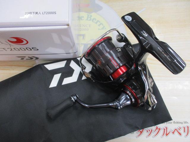超美品 23月下美人 LT2000S DAIWA 23 GEKKABIJIN 月下美人LT2000S-H [紡車捲線器] [根魚微物