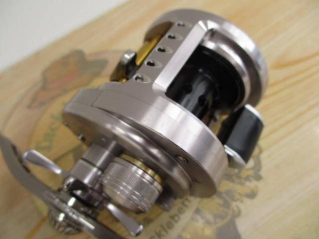 シマノ カルカッタ コンクエスト DC 201 左 (リール) 価格比較
