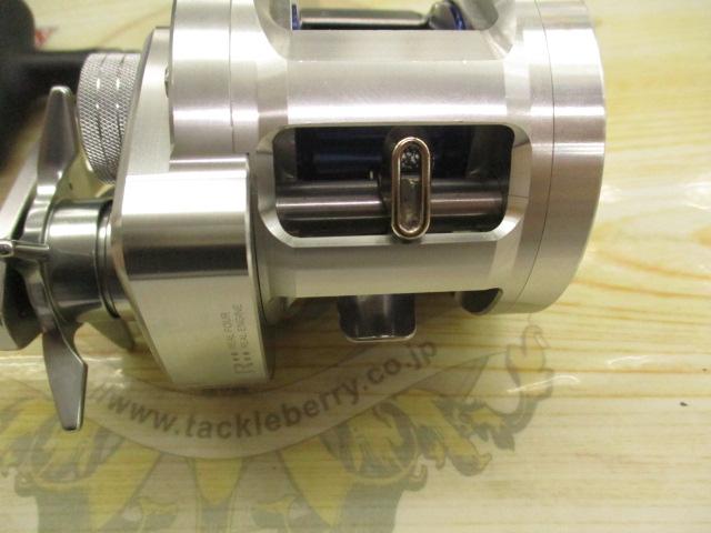 美品 RYOGA BAY JIGGING C2020PE-H  ダイワ リョウガ Daiwa ダイワ RYOGA BAY JIGGING C2020PE-H 右 Daiwa RYOGA
