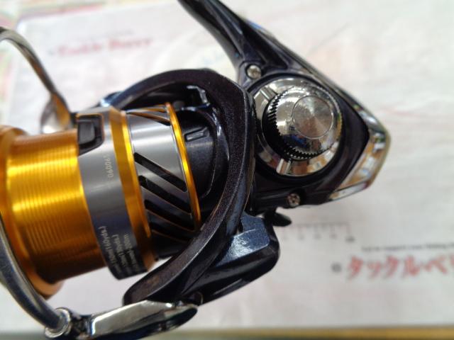 ダイワ レブロス LT2500S (リール) 価格比較 - 価格.com