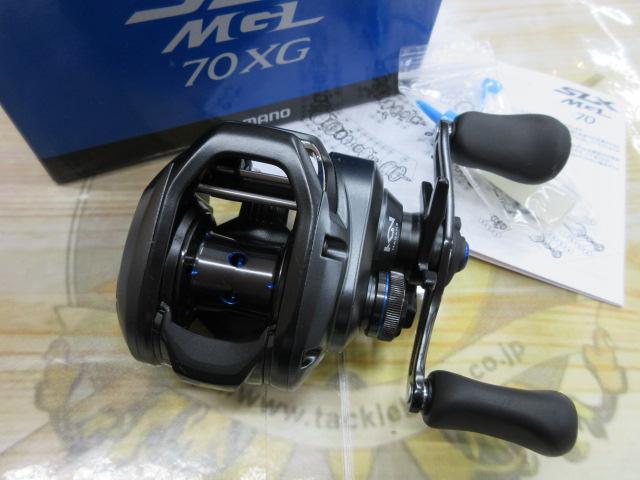 Amazon.com : Shimano Bait Reel Dual Axle 19 SLX MGL 70 Right