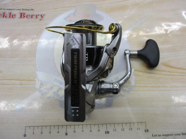 シマノ(SHIMANO) 15 ツインパワー C3000HG 033703｜アウトドア