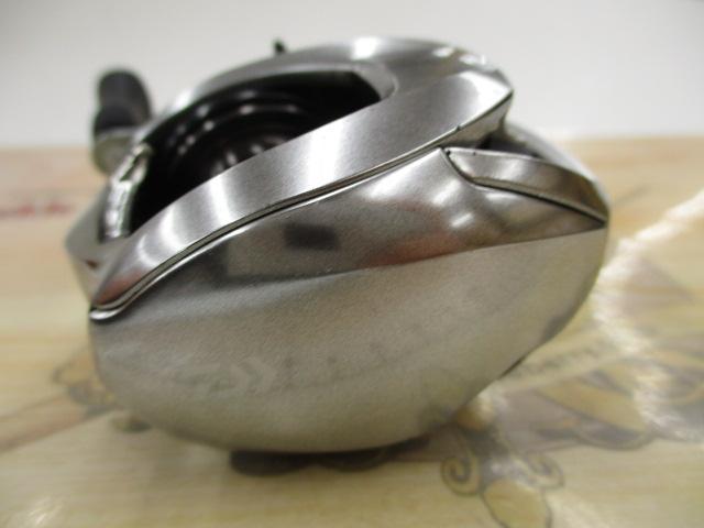 21ジリオンSV TW 100XHL ダイワ ベイトリール ジリオン SV TW 1000XHL 2021年モデル (左