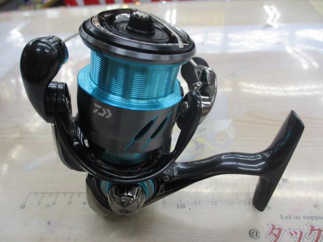 Amazon | ダイワ(DAIWA) エギング専用リール 24エメラルダス X