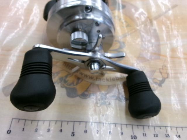 シマノ　11オシアカルカッタ　200HG 美品 シマノ(SHIMANO) 11オシアカルカッタ 200HG(右ハンドル) ○廃番