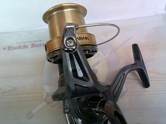 Daiwa CROSS CAST4500 スピニングリール 小傷ありですが未使用 Daiwa CROSS CAST4500 スピニングリール 小傷ありですが未使用