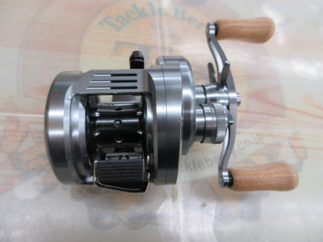 中古品】 シマノ 19 カルカッタコンクエスト DC 200